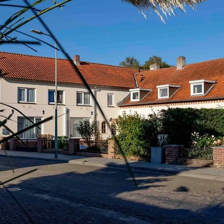 B&B Antoniushoeve Lomm Exterior photo